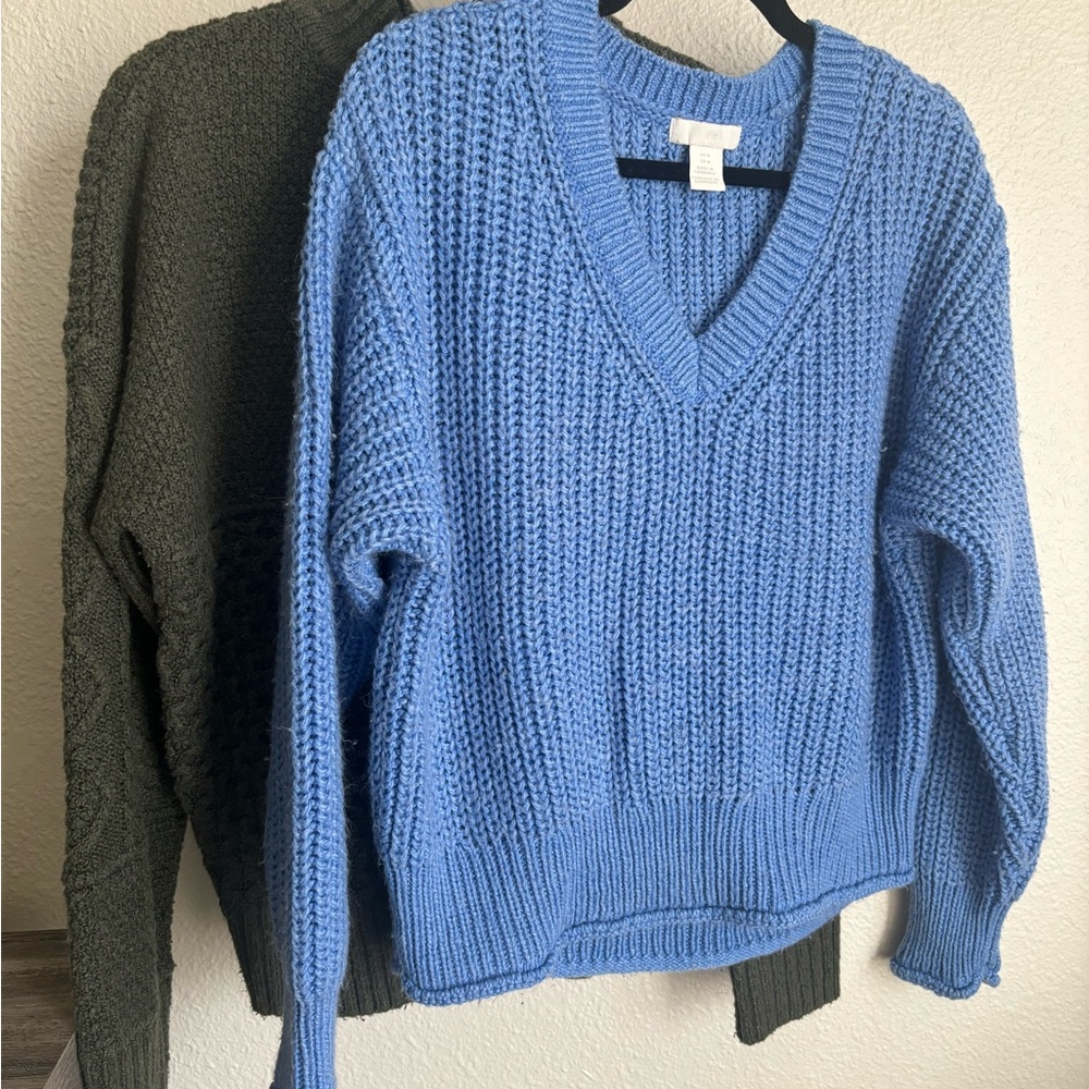American Eagle Outfitters Blue and Green V-Neck Sweaters